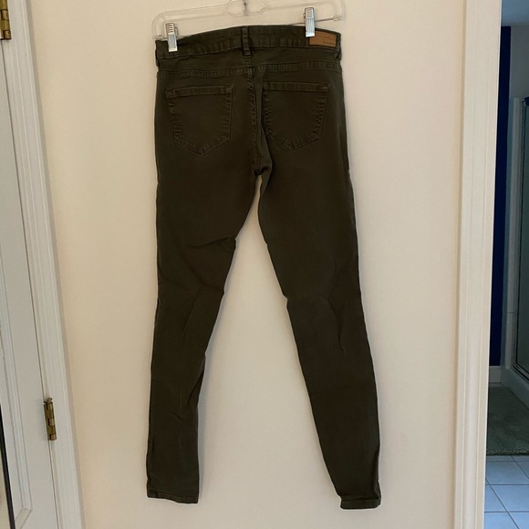Garage army green skinny jeans. - Picture 3 of 5